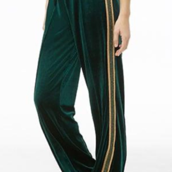 NWT Forever 21 Green Velvet Pants - Picture 1 of 5